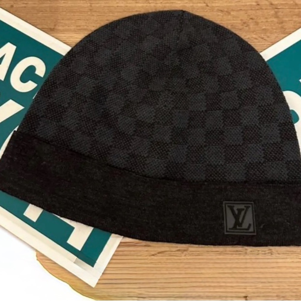 Louis Vuitton Petit Damier Wool Beanie Monogram Black